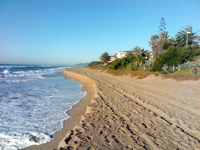 Regressi de la platja de Gav Mar entre els carrers de Blanes i de Cadaqus (22 d'Octubre de 2010)